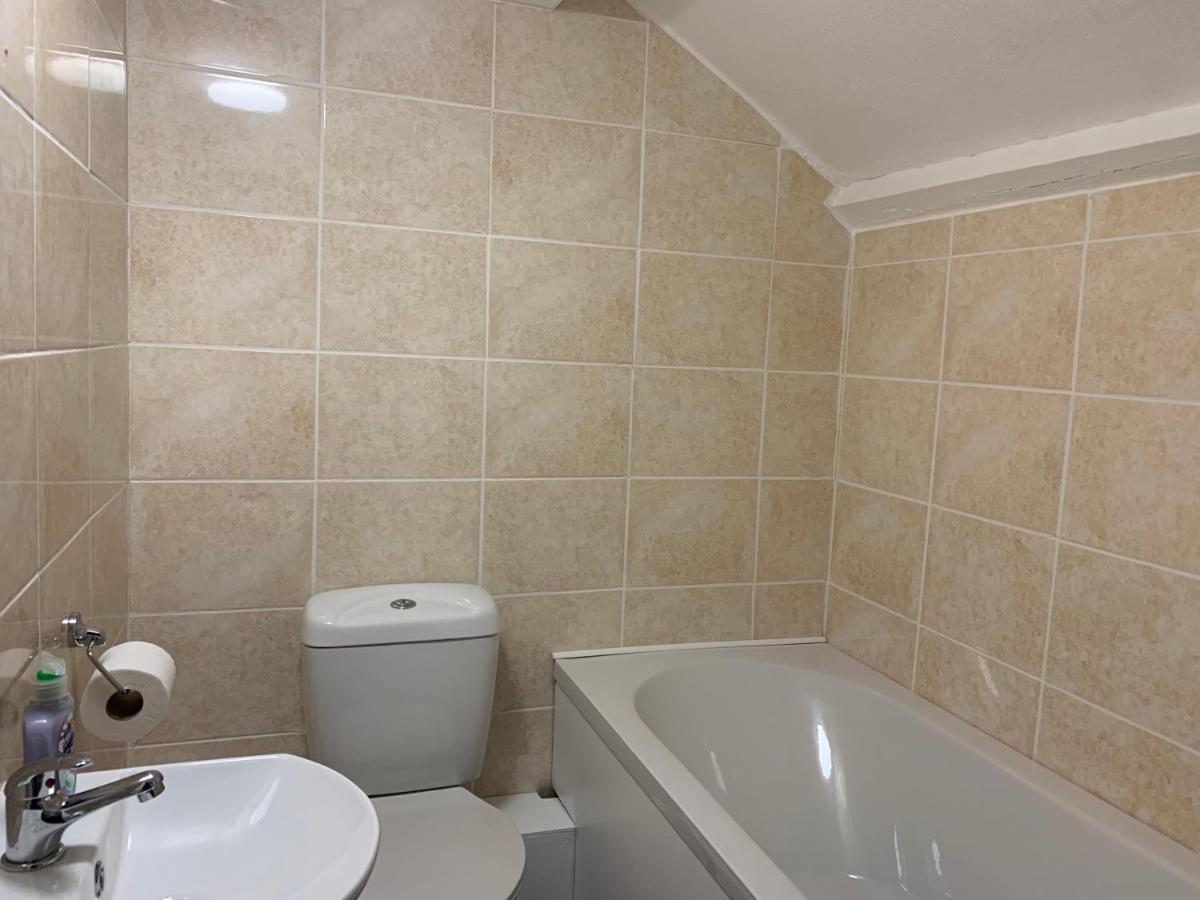 Awel Taf- Central Cottage Ideal For Families, With Parking سانت كليرز المظهر الخارجي الصورة