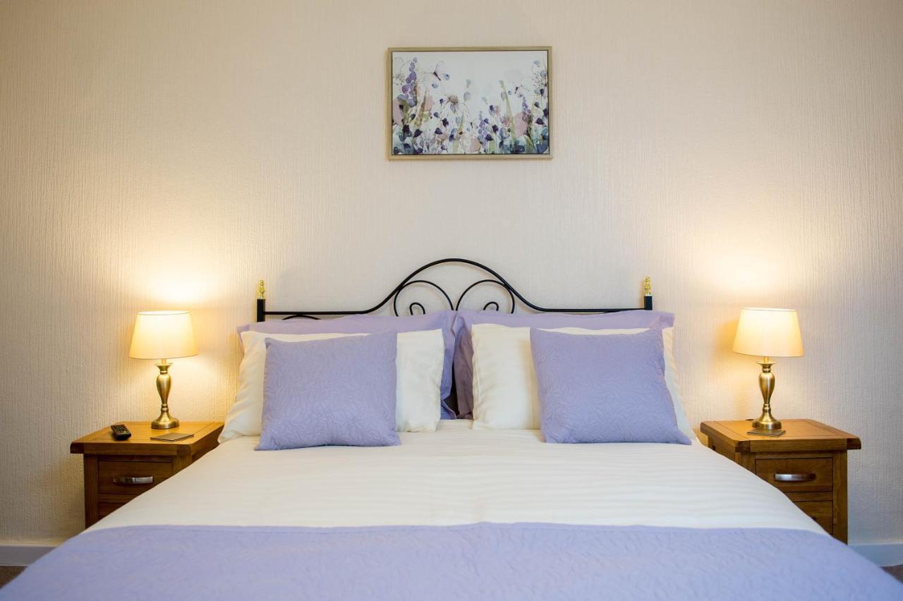 Awel Taf- Central Cottage Ideal For Families, With Parking سانت كليرز المظهر الخارجي الصورة